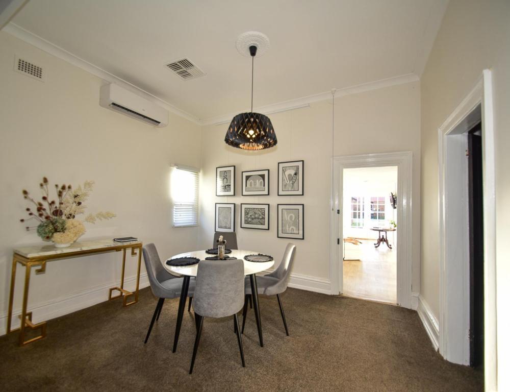 Macleay Cottage With Plunge Pool And Local Arts Dubbo Eksteriør bilde